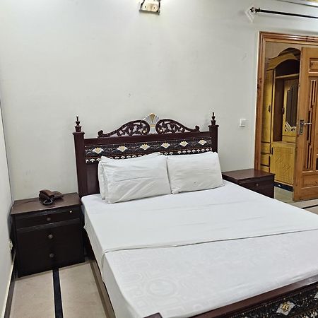 Butt Lodges 2 Islamabad Esterno foto