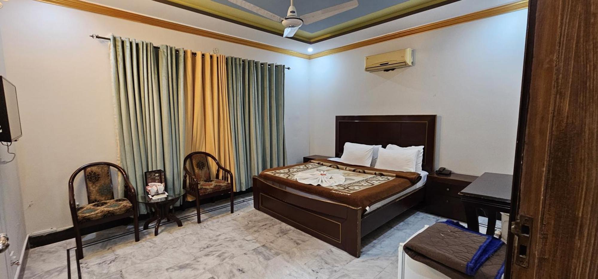 Butt Lodges 2 Islamabad Esterno foto