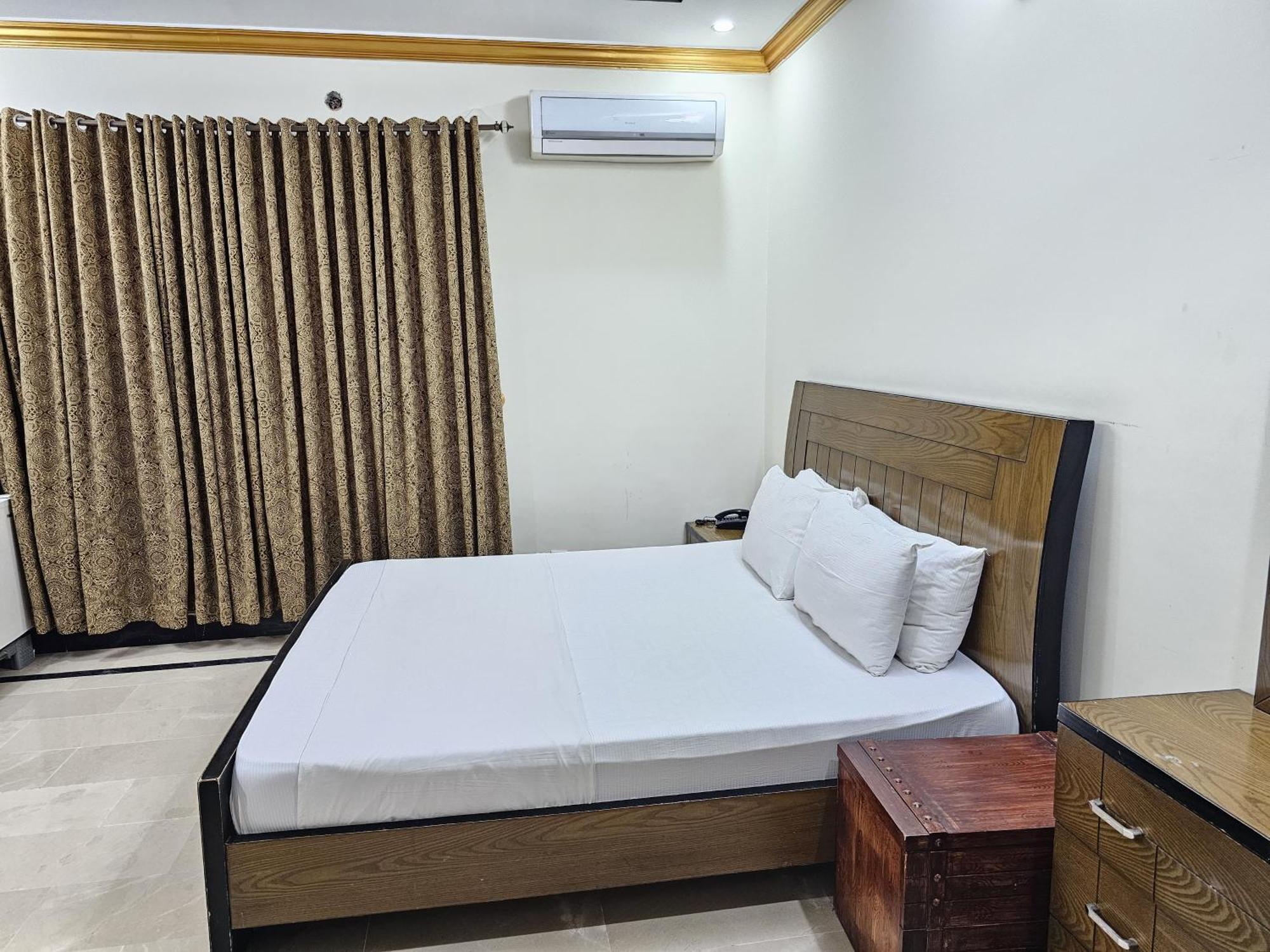 Butt Lodges 2 Islamabad Esterno foto