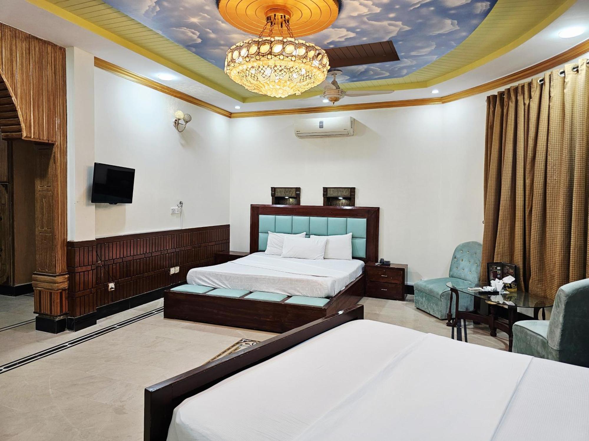 Butt Lodges 2 Islamabad Esterno foto